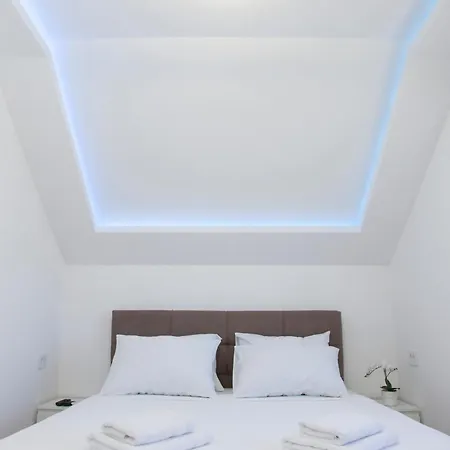 Golden Hill Apartment Vinca (Belgrade)